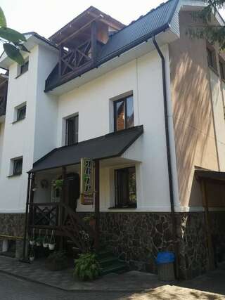 Отель Hotel Yavir Яремче-0