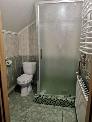 Отель Hotel Yavir Яремче Стандартный семейный номер-1